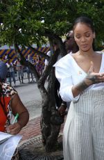 RIHANNA and Prince Harry Take HIV Tests Together to Mark World Aids Day in Barbados 12/01/2016