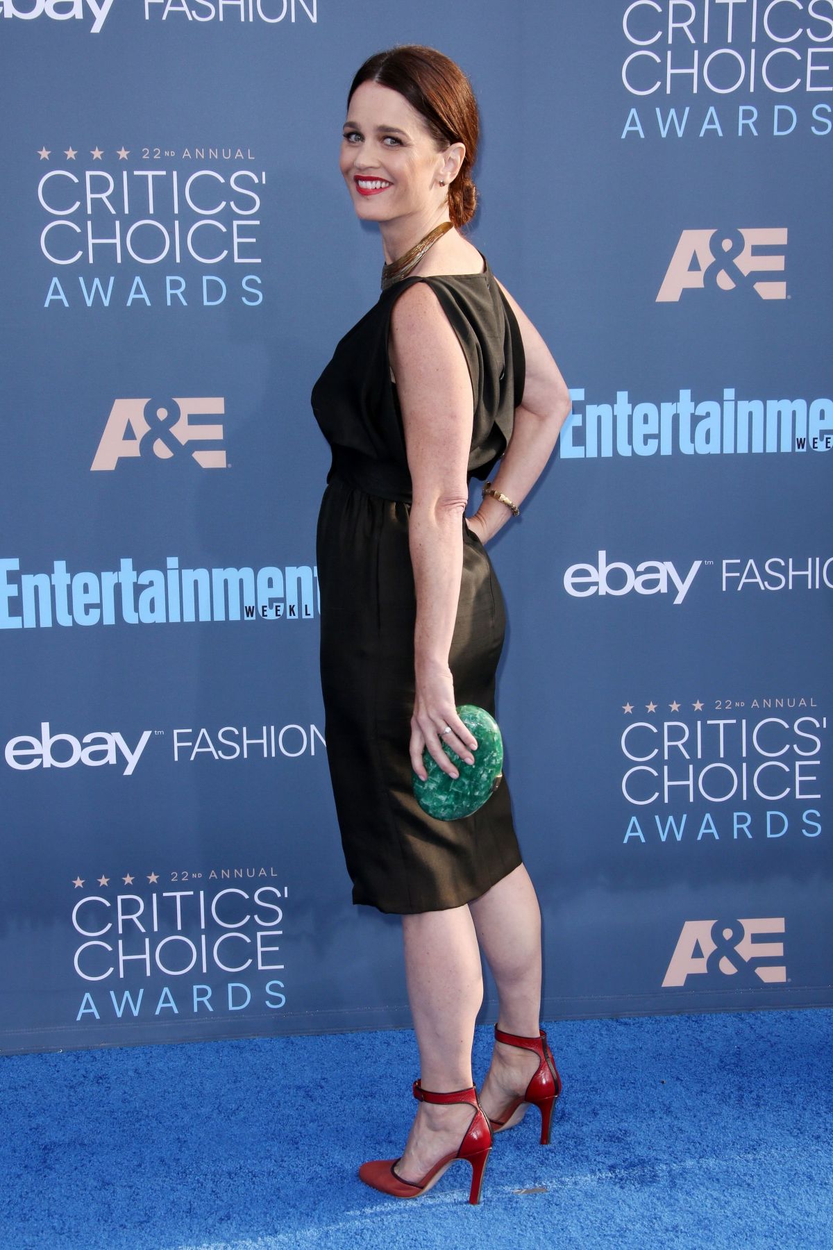 ROBIN TUNNEY at 22nd Annual Critics' Choice Awards in Santa Monica 12/...