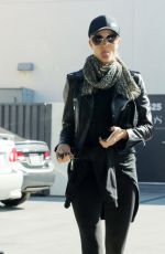 ROSIE HUNTINGTON-WHITELEY Leaves a Gym in West Hollywood 12/01/2016