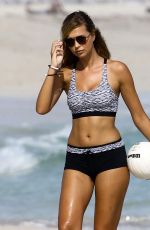 SANDRA KUBICKA on the Set of a Photoshoot in Miami 12/12/2016
