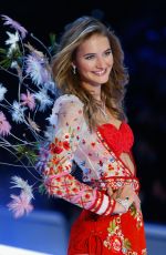 SANNE VLOET at Victoria