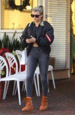 SOFIA RICHIE Leaves Mauro