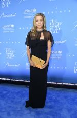TEA LEONI at 12th Annual Unicef Snowflake Ball in New York 11/29/2006