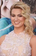 TORI KELLY at 