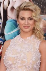 TORI KELLY at 