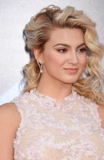 TORI KELLY at 