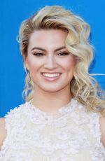 TORI KELLY at 