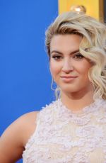 TORI KELLY at 