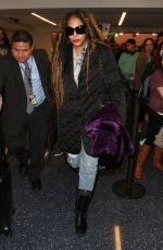 TOWANDA BRAXTON at Los Angeles International Airport 12/20/2016