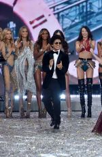 Victoria’s Secret Fashion Show 2016