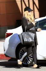 CARRIE UNDERWOOD Out and About in Beverly Hills 01/26/2017
