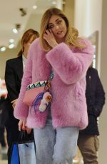 CHIARA FERRAGNI Shopping in Milan 01/16/2017