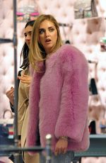 CHIARA FERRAGNI Shopping in Milan 01/16/2017