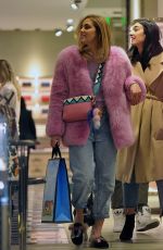 CHIARA FERRAGNI Shopping in Milan 01/16/2017