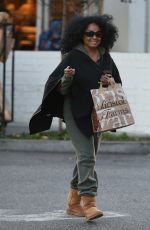 DIANA ROSS Shopping at Bristol Farms in Beverly Hills 01/26/2017