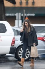ELIZABETH OLSEN Out Shoping in Los Angeles 01/23/2017