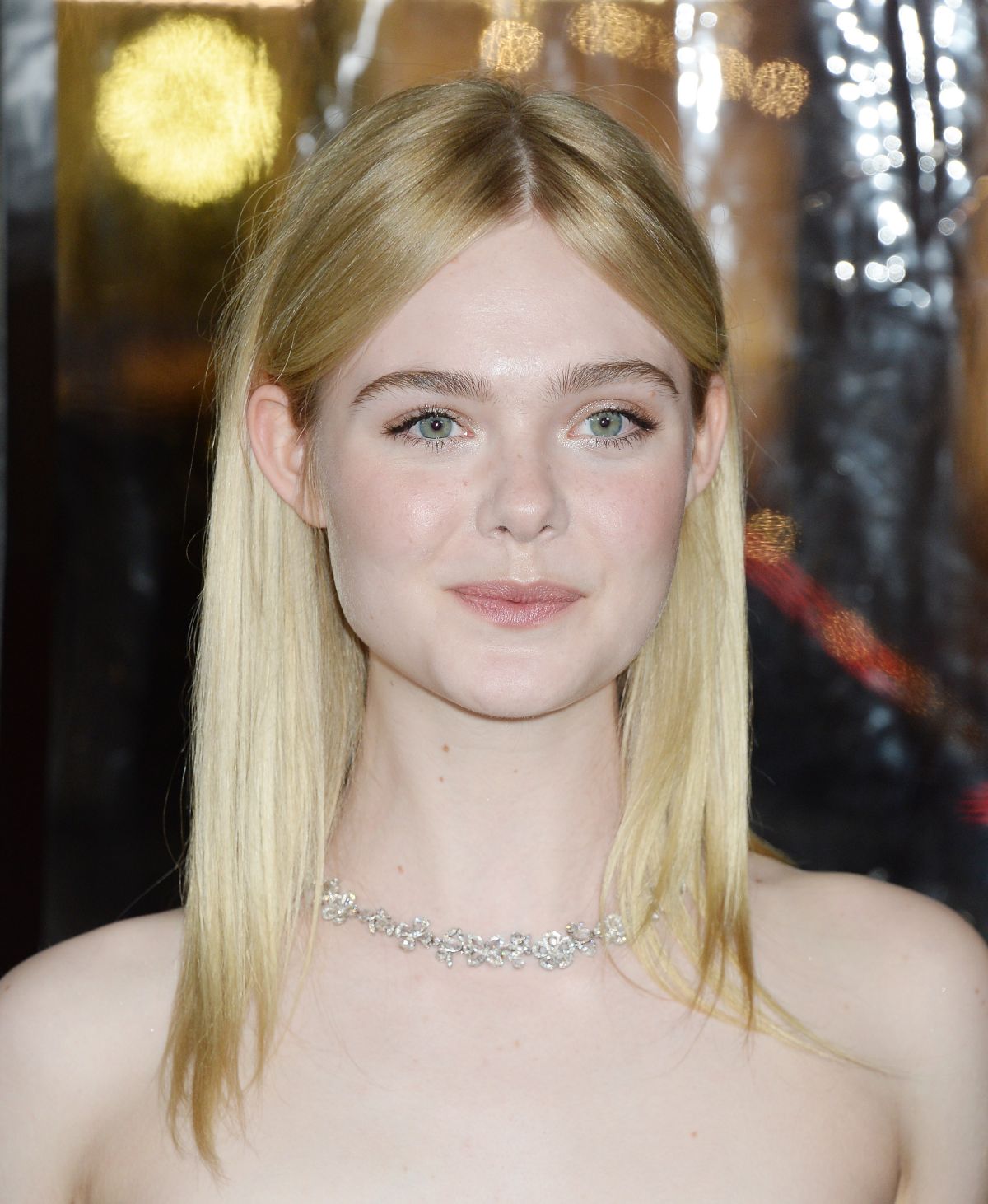 elle-fanning-at-live-by-night-premiere-in-hollywood-01-09-2017_7.