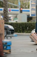 ELLEN PAGE Shopping at Bristol Farms in West Hollywood 01/24/2017