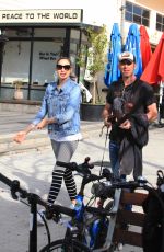 GAL GADOT Out in Israel 01/01/2017