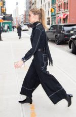 GIGI HADID Arrives at Her Apartment in New York 01/14/2017
