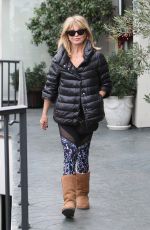 GOLDIE HAWN Heads to a Hair Salon in Los Angeles 01/03/2017