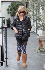 GOLDIE HAWN Heads to a Hair Salon in Los Angeles 01/03/2017