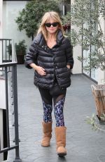 GOLDIE HAWN Heads to a Hair Salon in Los Angeles 01/03/2017
