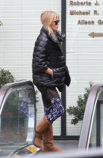 GOLDIE HAWN Heads to a Hair Salon in Los Angeles 01/03/2017