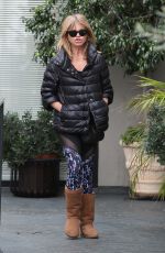 GOLDIE HAWN Heads to a Hair Salon in Los Angeles 01/03/2017