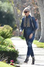GWEN STEFANI Heading to a Church in Los Angeles 01/08/2017