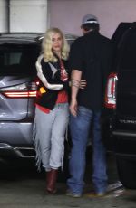 GWEN STEFANI Leaves Whole Foods in Beverly Hills 01/13/2017