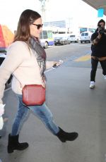JENNIFER GARNER at Los Angeles International Airport 01/06/2017
