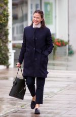 JENNIFER GARNER Heading to a Church Service in Los Angeles 01/22/2017