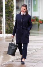 JENNIFER GARNER Heading to a Church Service in Los Angeles 01/22/2017