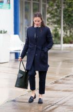 JENNIFER GARNER Heading to a Church Service in Los Angeles 01/22/2017