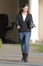 JENNIFER GARNER Out and About in Santa Monica 01/21/2017