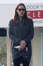 JENNIFER GARNER Out in Los Angeles 01/16/2017