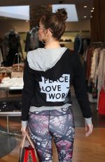 JENNIFER LOPEZ Shopping in Beverly Hills 01/13/2017