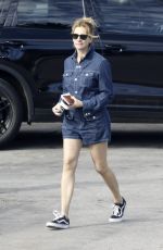 JULIA ROBERTS Out Shopping in Malibu 01/09/2017