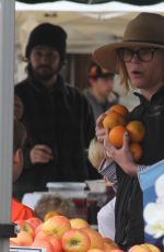 JULIE BOWEN Shopping at Farmer