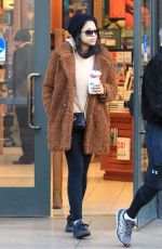 KALI HAWK Out Shopping in Los Angeles 01/06/2017