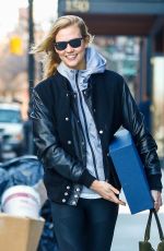 KARLIE KLOSS Leaves Her Apartment in New York 01/12/2017