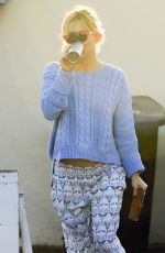 KATE HUDSON Out and About in Brentwood 01/06/2017