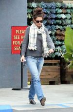 KATIE HOLMES Out for Lunch at Jasmine Thai in Calabasas 01/18/2017