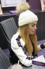 KATIE SALMON Shoping for Rings in Manchester 01/05/2017