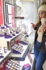 KATIE SALMON Shoping for Rings in Manchester 01/05/2017