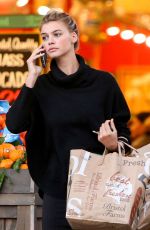 KELLY ROHRBACH Shopping at Bristol Farms in Beverly Hills 01/06/2017