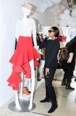 KELLY ROWLAND Shopping in Florence 01/09/2017