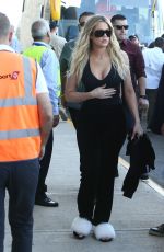 KHLOE KARDASHIAN Departing Costa Rica 01/30/2017