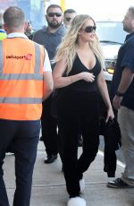 KHLOE KARDASHIAN Departing Costa Rica 01/30/2017